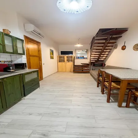 Casa Ambra - Con Vista, Giardino E Bbq Appartement