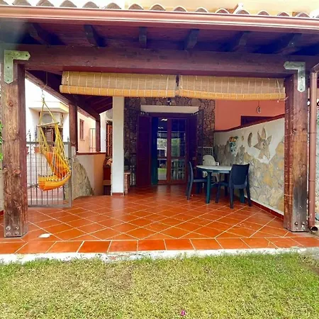 Casa Ambra - Con Vista, Giardino E Bbq アパート *